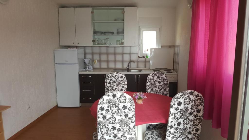 Apartments Lala Primošten Екстериор снимка